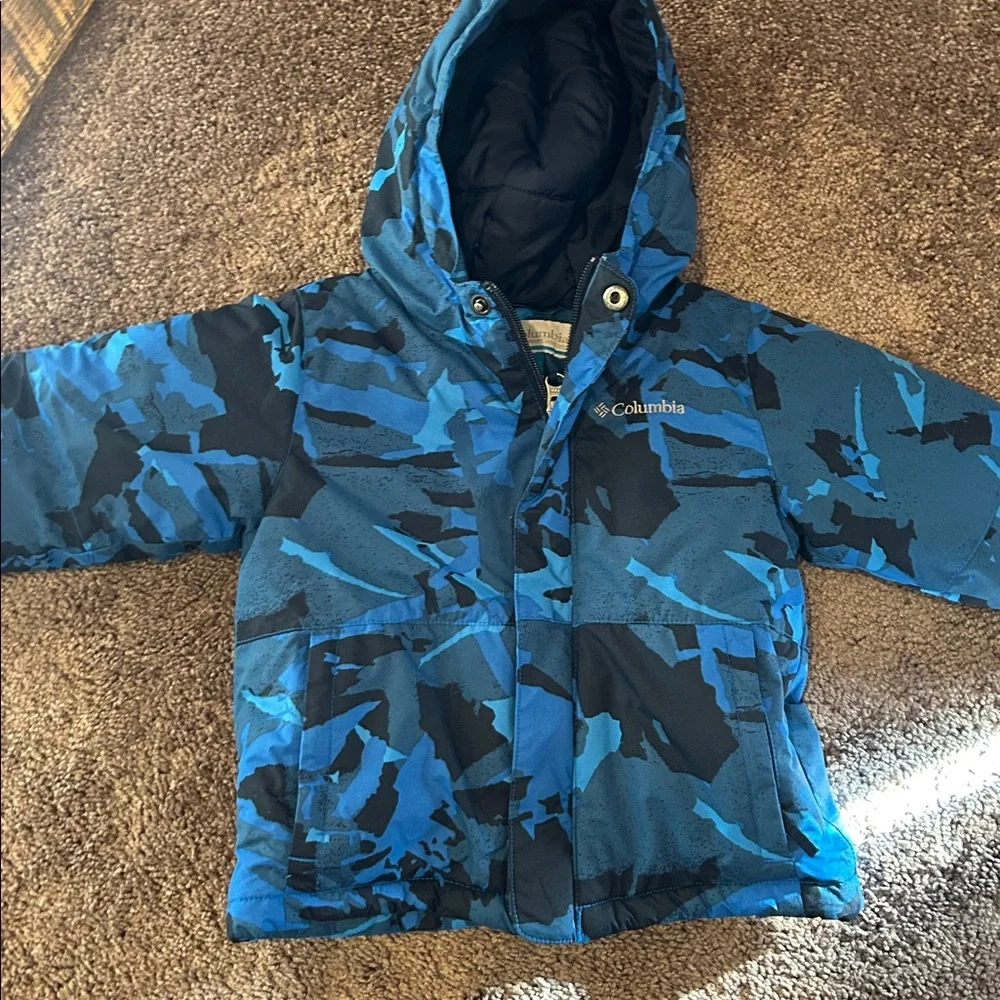 Toddler boys 2T Columbia & Nike winter jacket bundle!